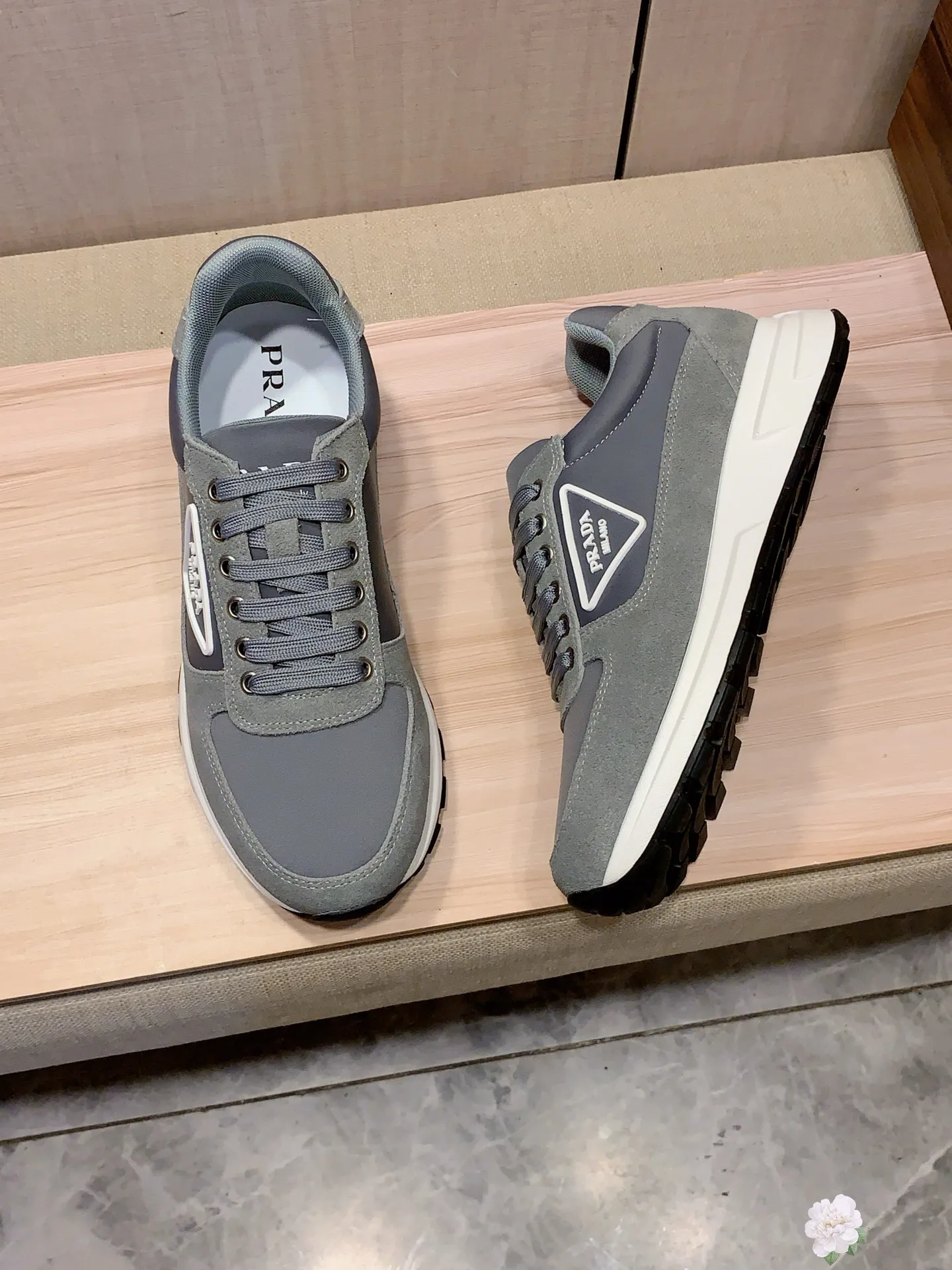 Men's Men's Shoes💰420💰💰🎩🎩[Lightning][Lightning] "PRADA*" The latest and most popular casual shoes, top brand [seduce] luxury~purchase, top~quality. [Strong] The upper is made of imported breathable cowhide with material ➕ breathable sheepskin feet (•) and fine workmanship. The original stylish and stylish soft rubber wear-resistant and non-slip outsole is light and comfortable on the feet. The real thing looks better when photographed. 085: code: 38-44, 3️⃣ colors selected
